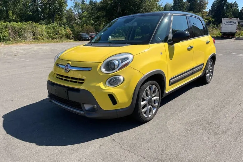 2015 Fiat 500L Trekking photo 1