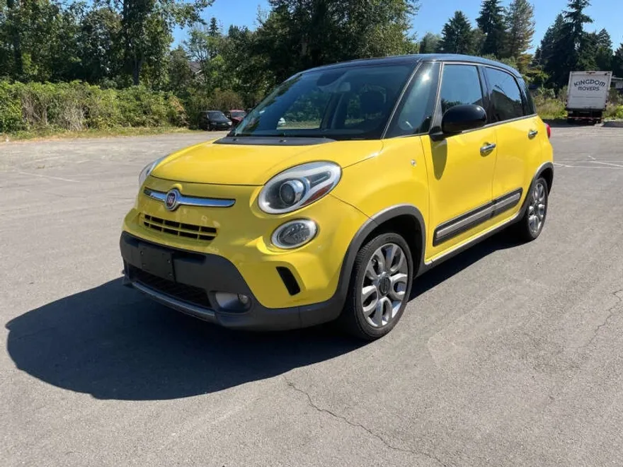 2015 Fiat 500L Trekking photo 1