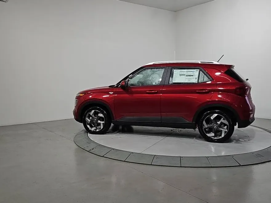 2025 Hyundai Venue SEL photo 1