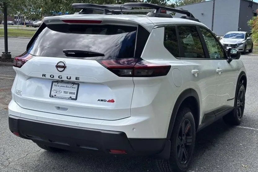 2026 Nissan Rogue SV photo 1