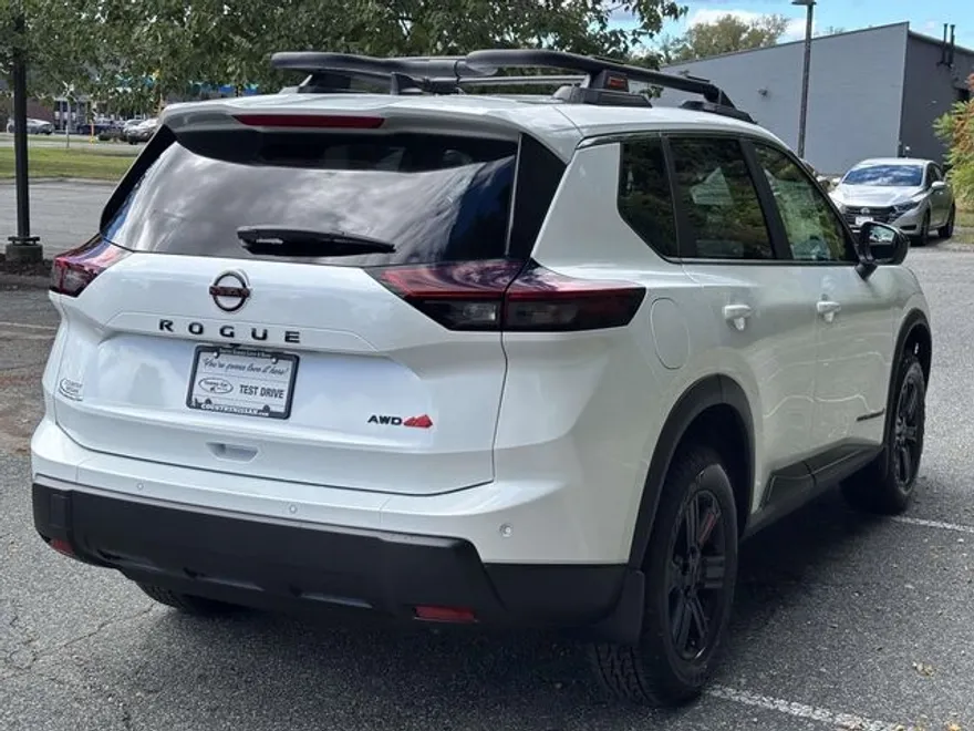 2026 Nissan Rogue SV photo 1