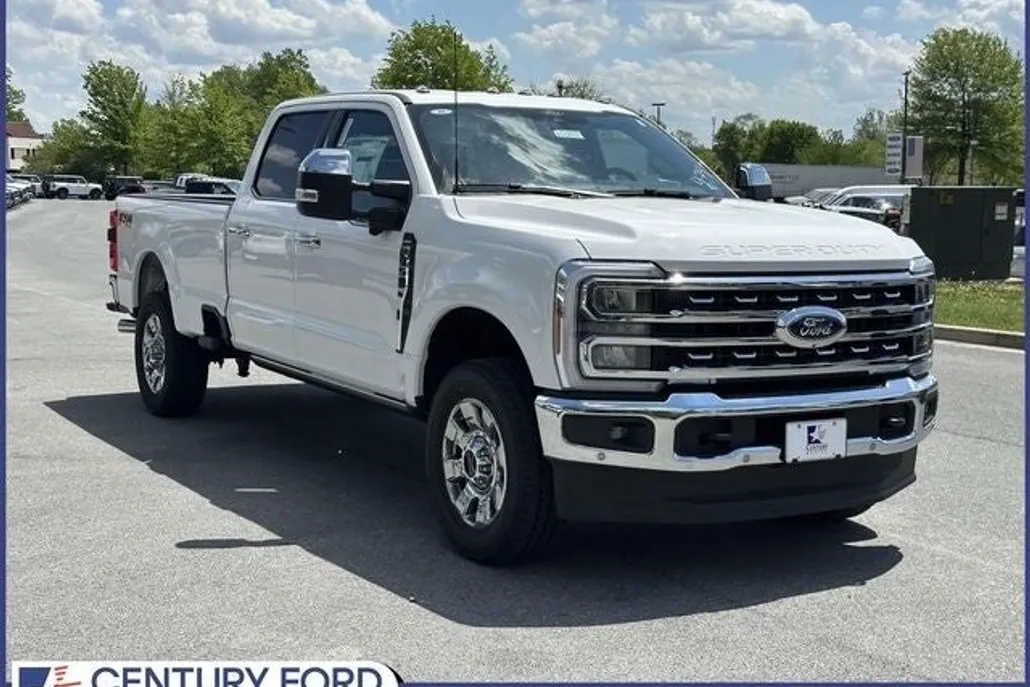 2025 Ford F-350 Lariat photo 1