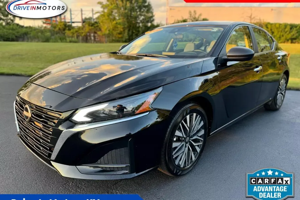 2025 Nissan Altima 2.5 SV photo 1