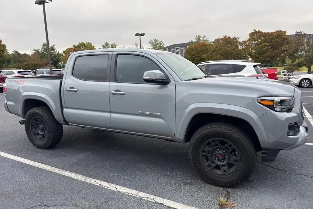 2020 Toyota Tacoma TRD Sport V6 photo 1