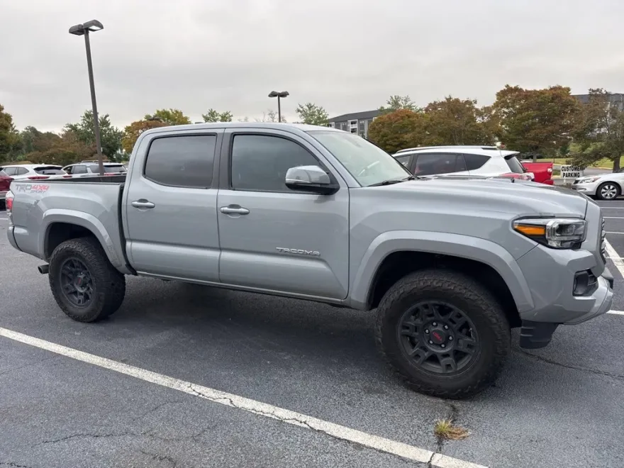 2020 Toyota Tacoma TRD Sport V6 photo 1