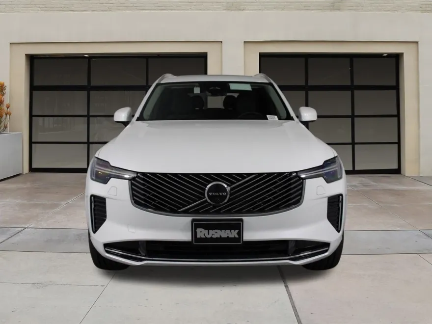 2025 Volvo XC90 Plus photo 1