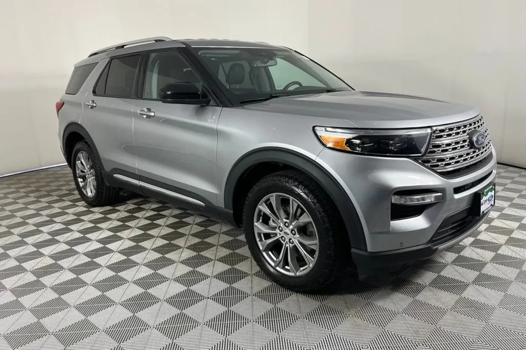 2023 Ford Explorer Limited photo 1