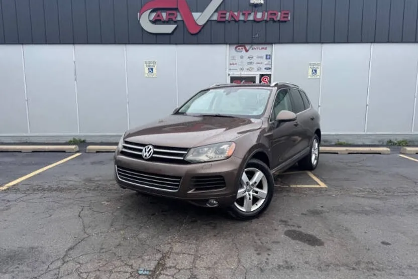 2012 Volkswagen Touareg TDI Lux photo 1