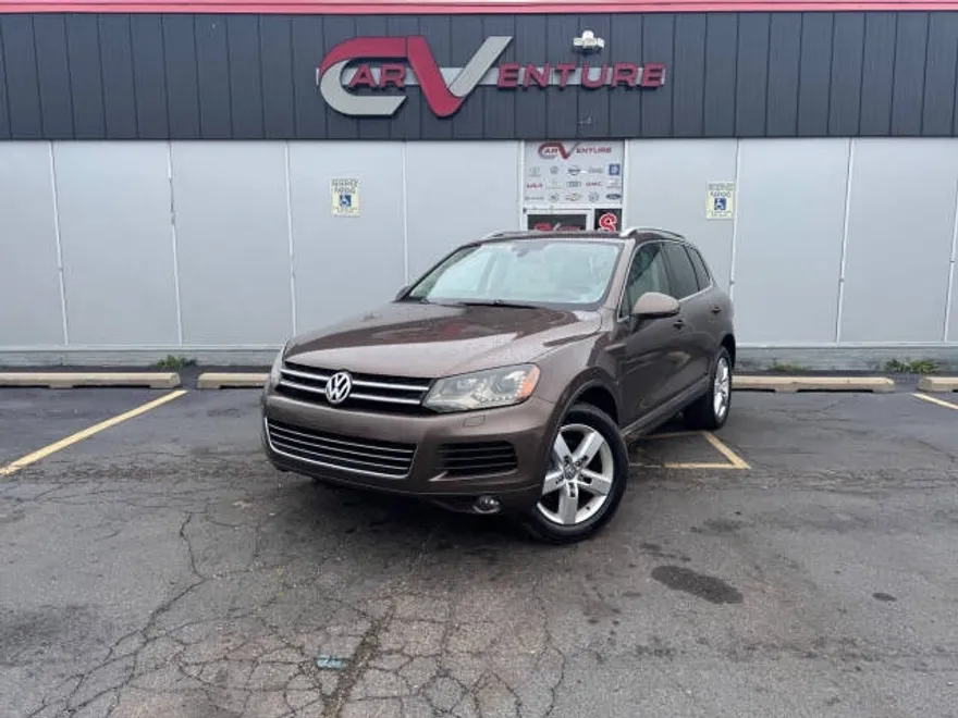 2012 Volkswagen Touareg TDI Lux photo 1