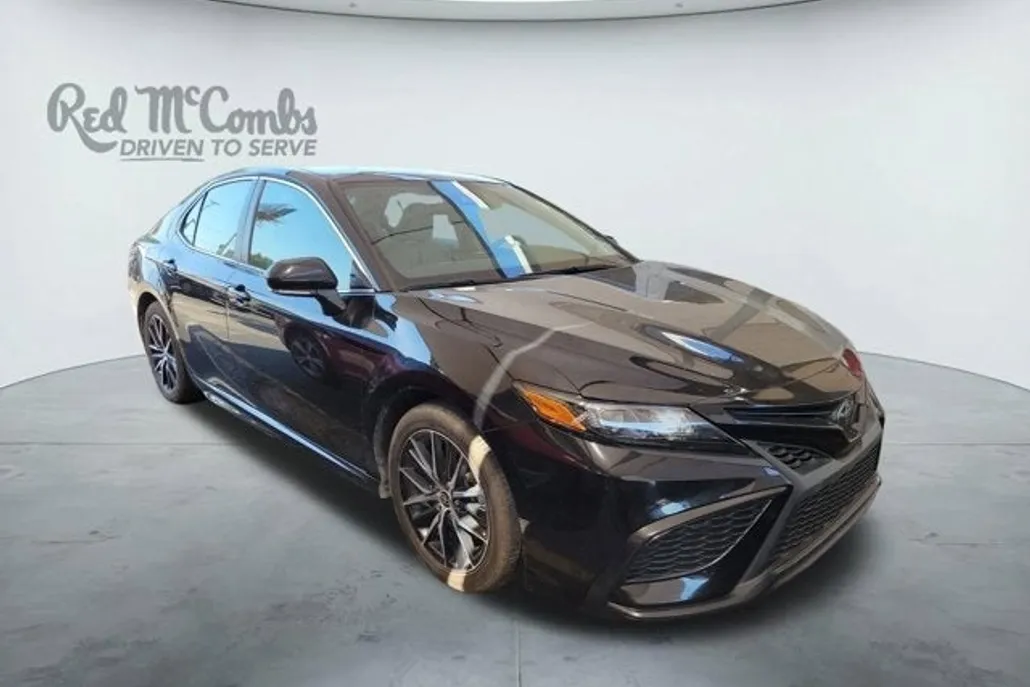 2023 Toyota Camry SE photo 1