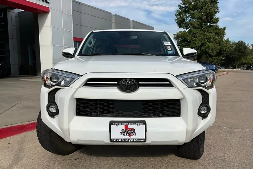 2023 Toyota 4Runner SR5 Premium photo 1