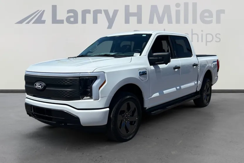 2024 Ford F-150 Lightning XLT photo 1