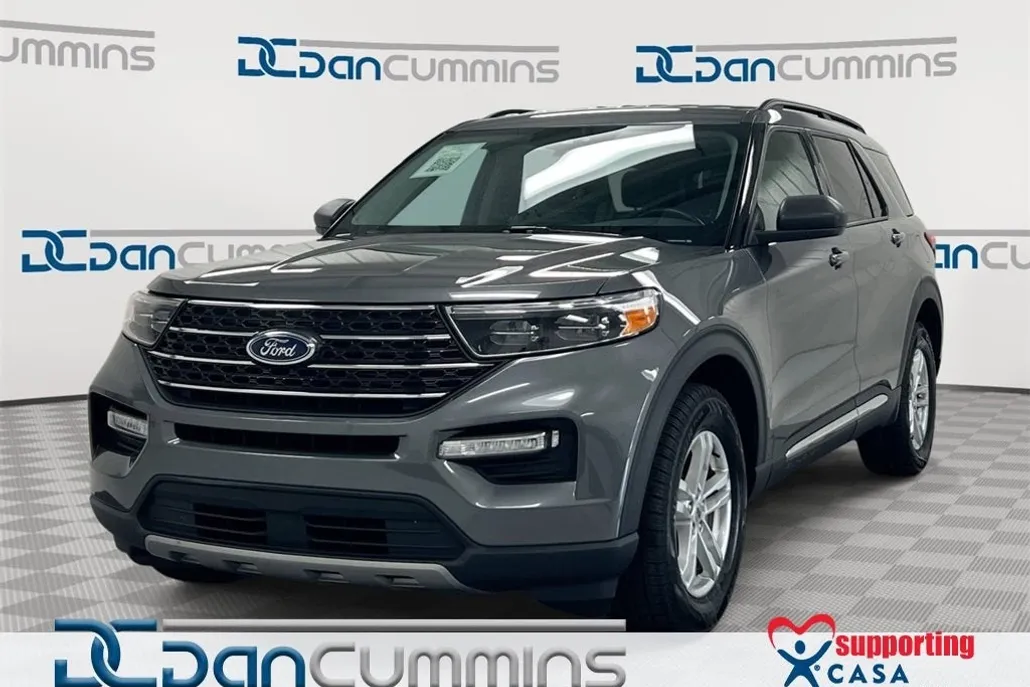 2023 Ford Explorer XLT photo 1