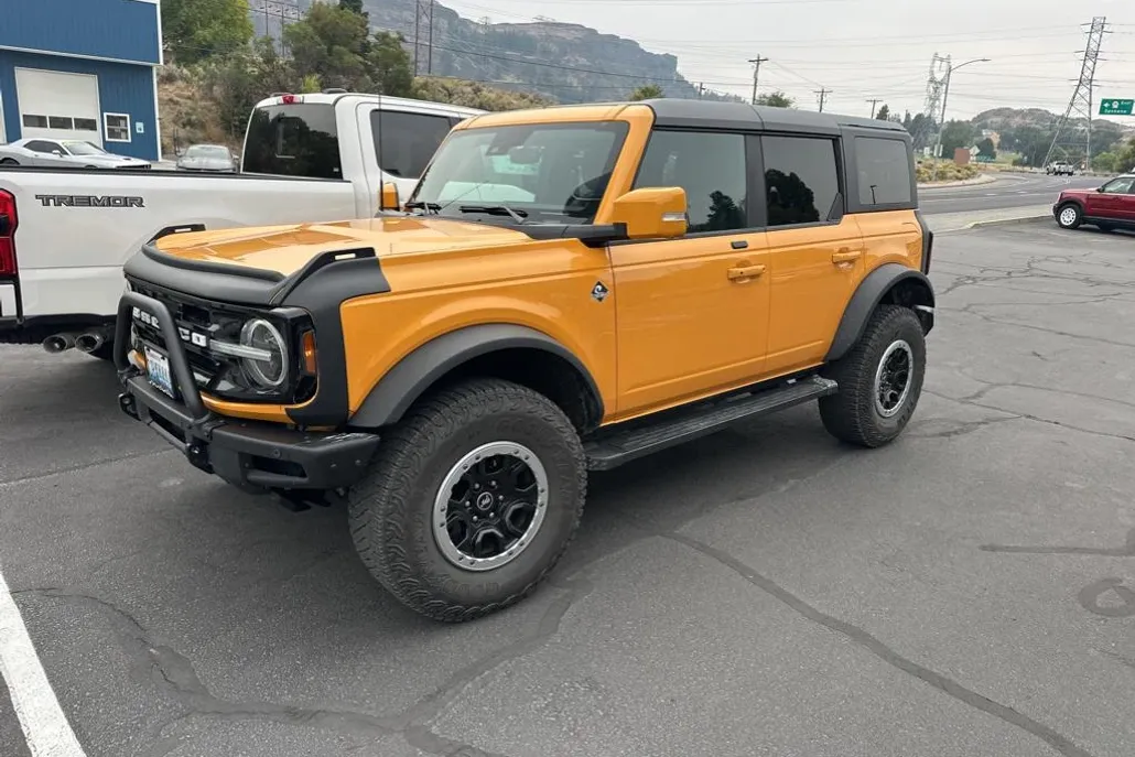 2021 Ford Bronco Outer Banks photo 1