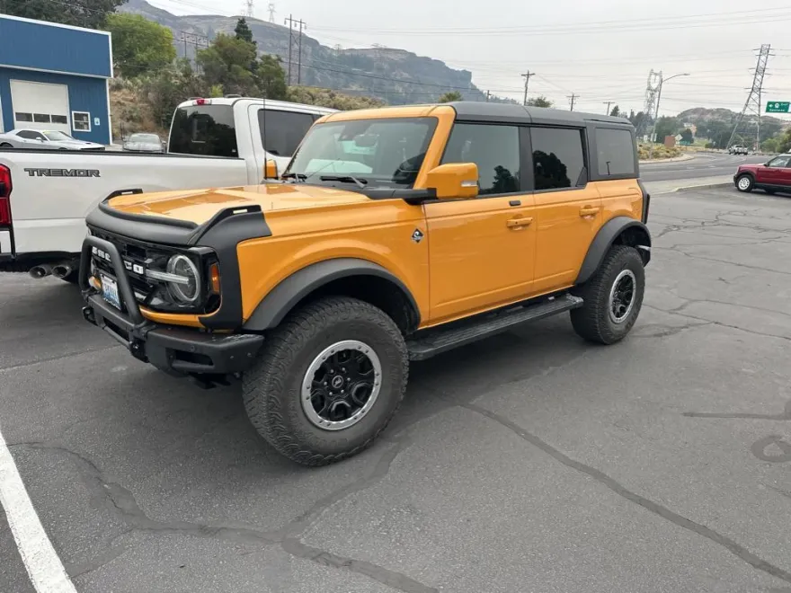 2021 Ford Bronco Outer Banks photo 1