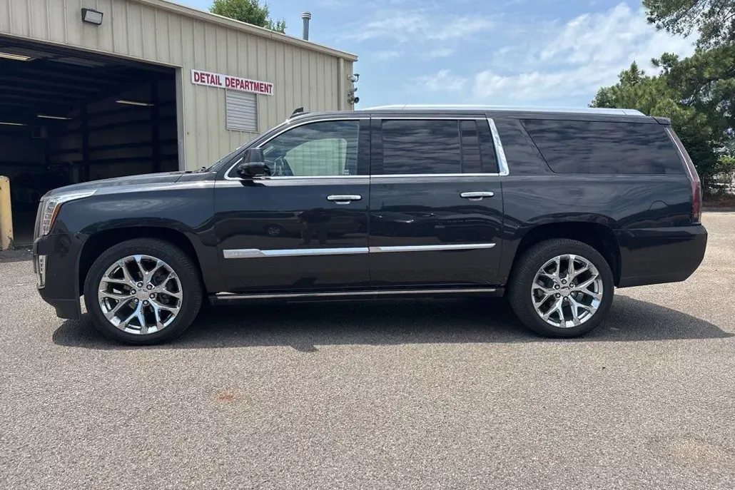 2019 Cadillac Escalade ESV Platinum photo 1