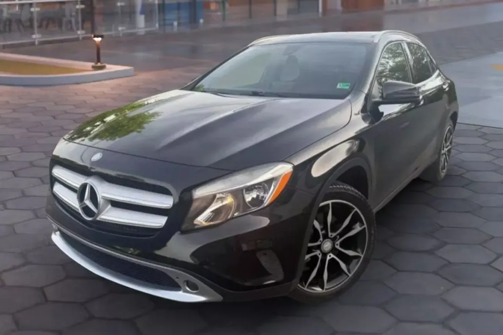 2017 Mercedes Benz GLA 250 photo 1