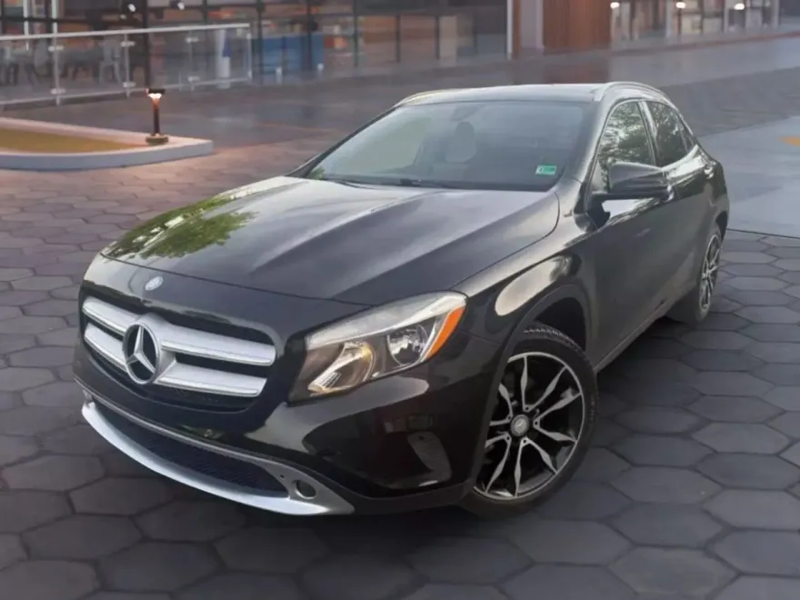 2017 Mercedes Benz GLA 250 photo 1