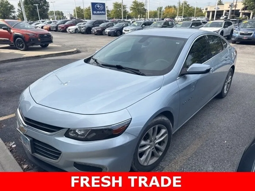 2017 Chevrolet Malibu 1LT photo 1