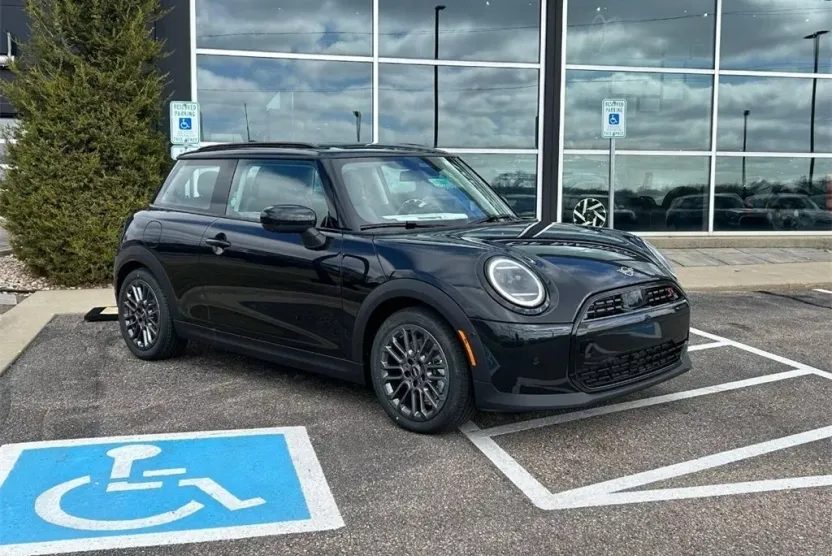 2025 Mini Cooper 2 Door Hardtop S photo 1