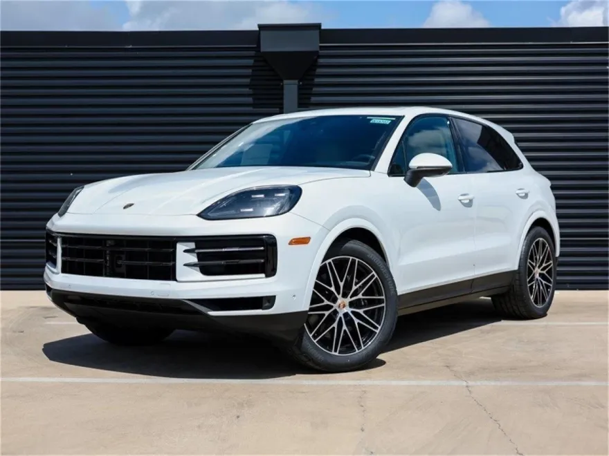 2025 Porsche Cayenne photo 1