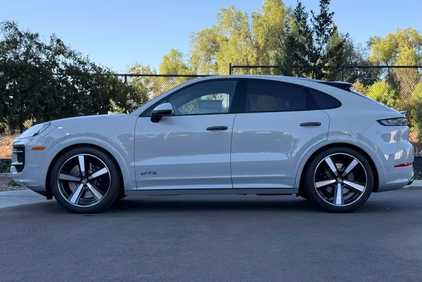 2026 Porsche Cayenne GTS Coupe photo 1