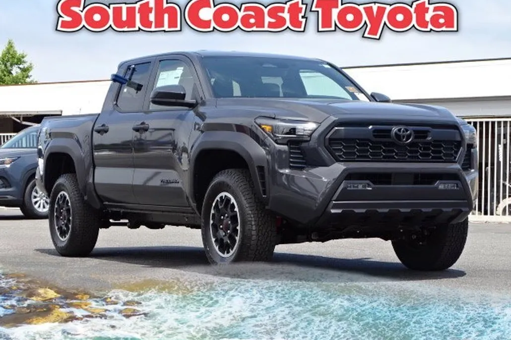 2025 Toyota Tacoma TRD Off-Road photo 1