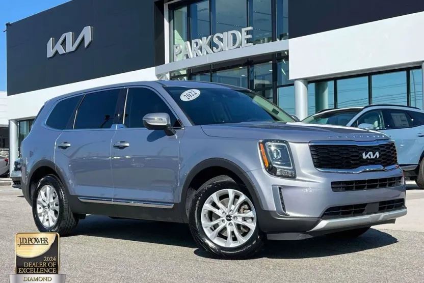 2022 Kia Telluride LX photo 1