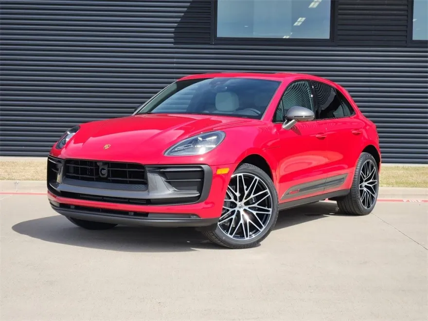 2025 Porsche Macan T photo 1