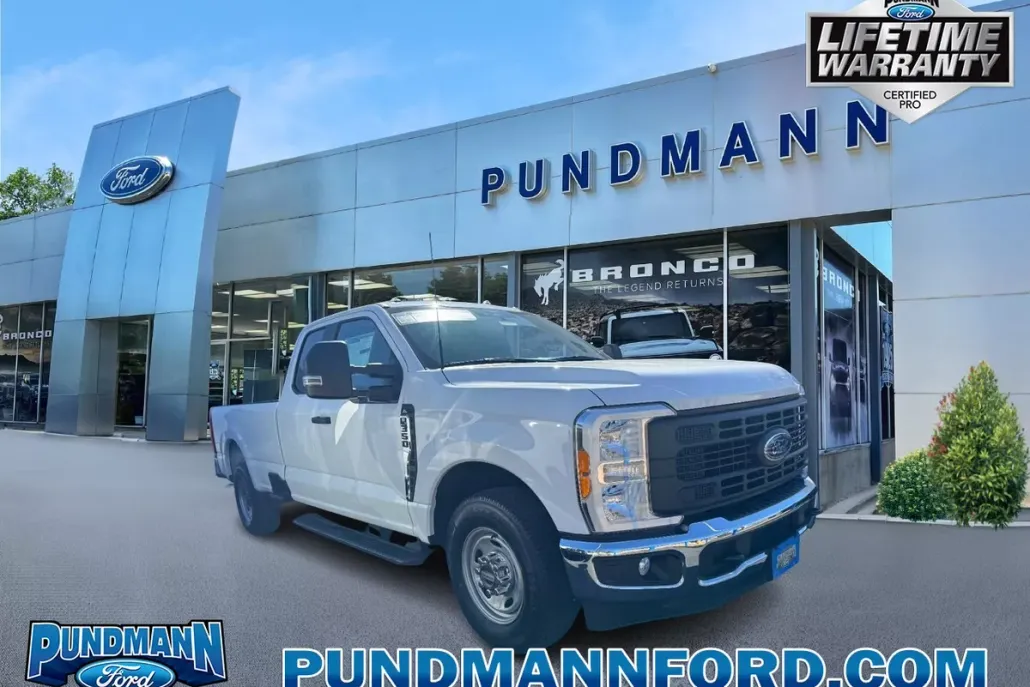 2023 Ford F-350 XL photo 1