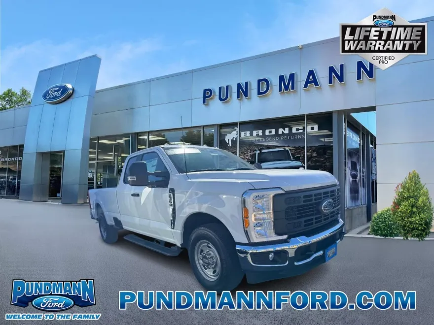 2023 Ford F-350 XL photo 1