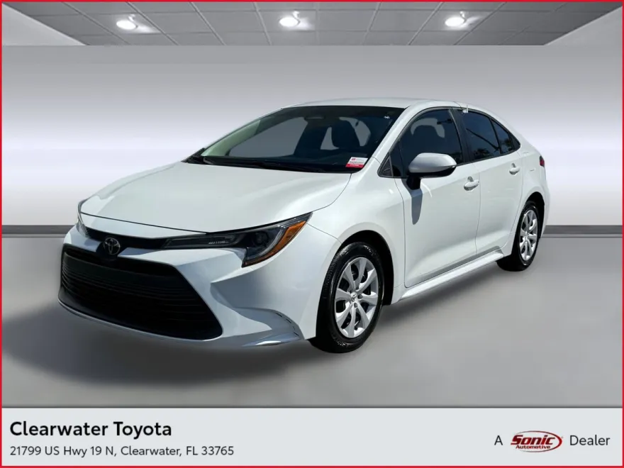 2024 Toyota Corolla LE photo 1