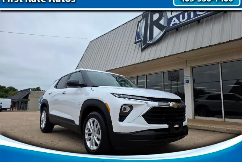 2025 Chevrolet Trailblazer LS photo 1