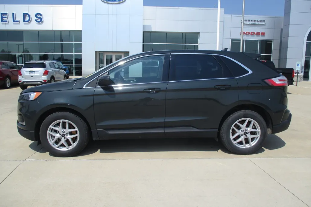 2023 Ford Edge SEL photo 1