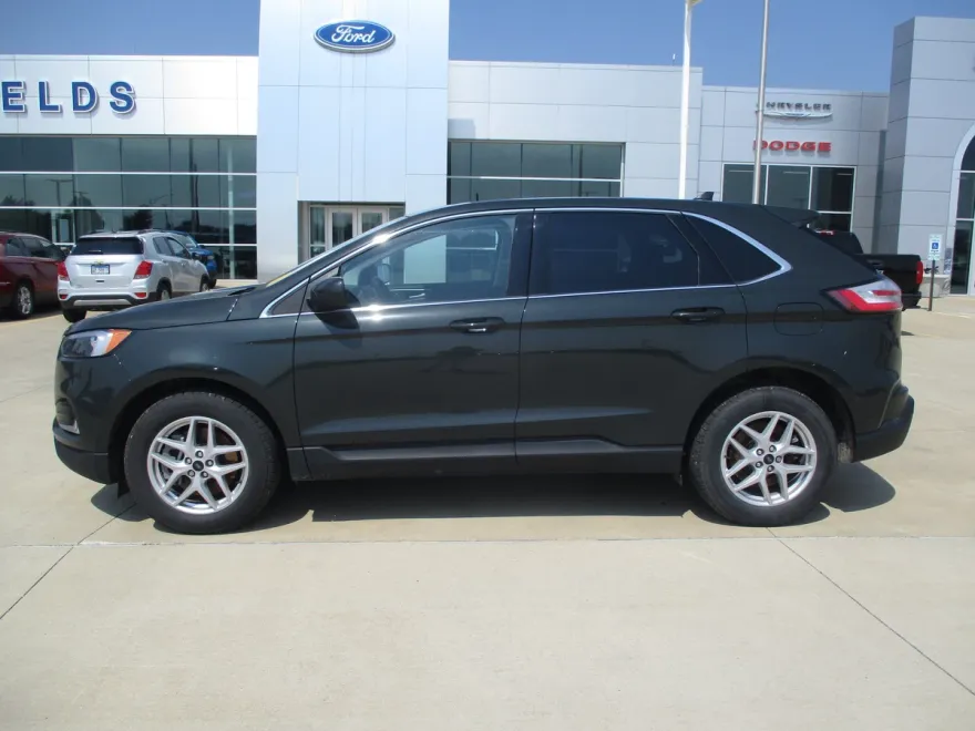 2023 Ford Edge SEL photo 1