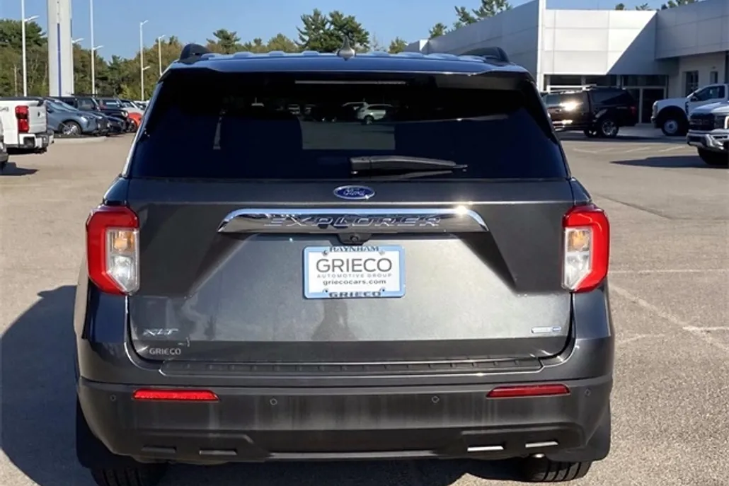 2020 Ford Explorer XLT photo 1
