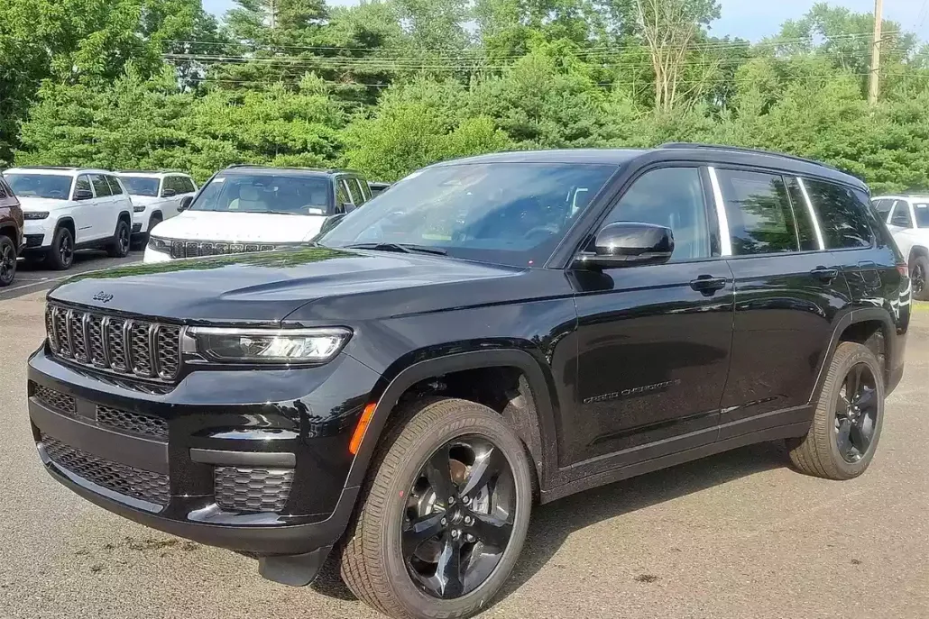 2025 Jeep Grand Cherokee Altitude photo 1
