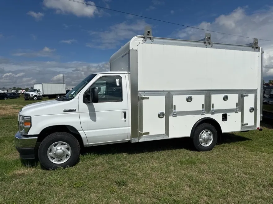 2025 Ford E-350 Base photo 1