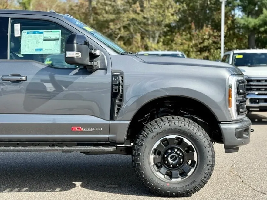 2026 Ford F-350 Lariat photo 1