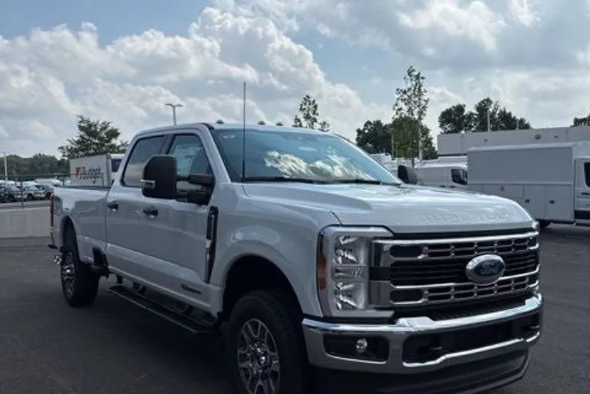 2025 Ford F-350 XLT photo 1