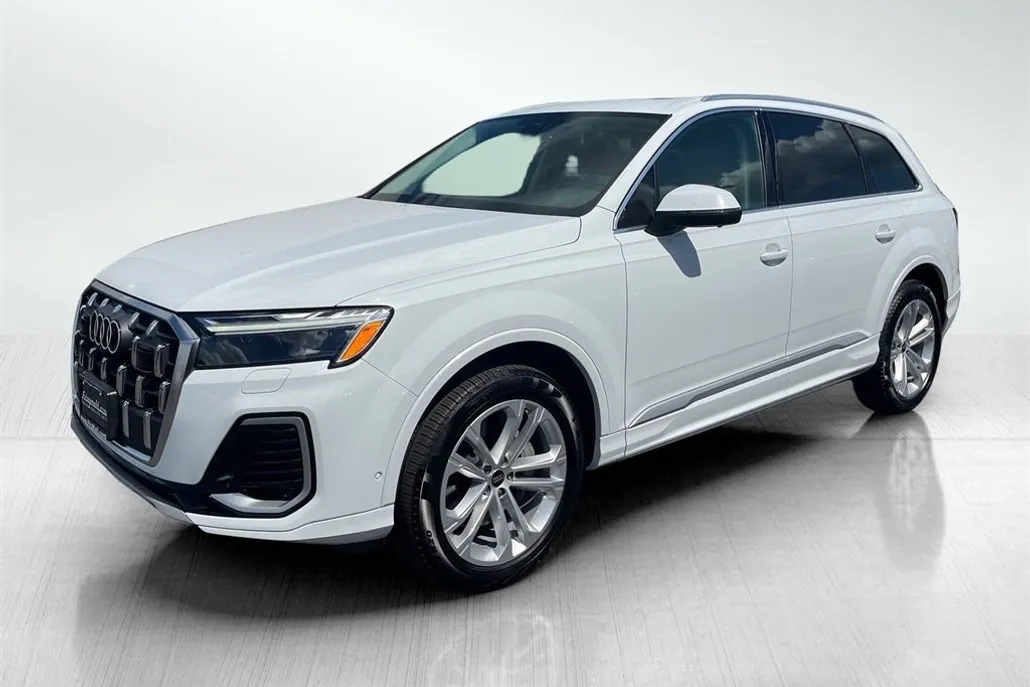 2025 Audi Q7 45 Premium photo 1