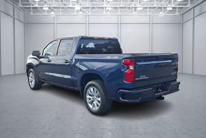 2022 Chevrolet Silverado 1500 Custom photo 1