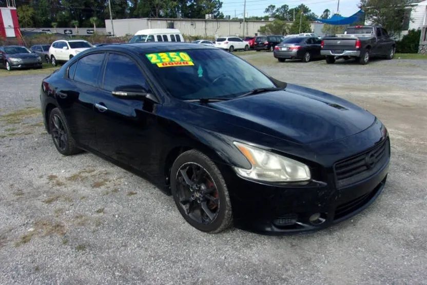2014 Nissan Maxima SV photo 1