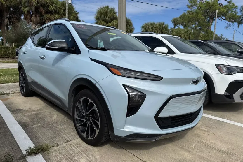 2022 Chevrolet Bolt EUV Premier photo 1