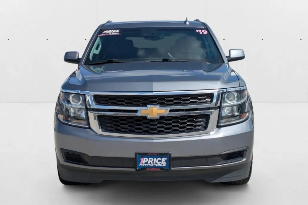 2019 Chevrolet Tahoe LT photo 1