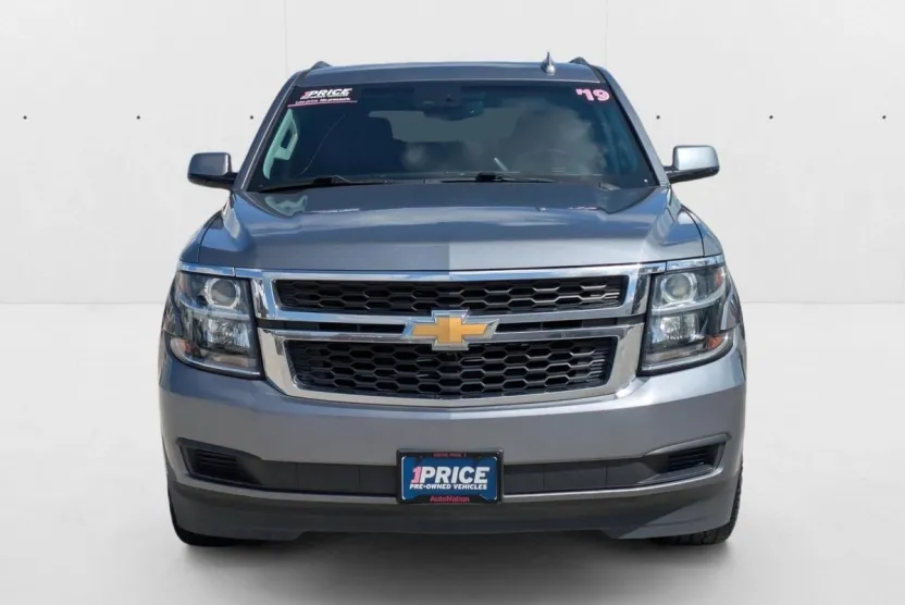 2019 Chevrolet Tahoe LT photo 1