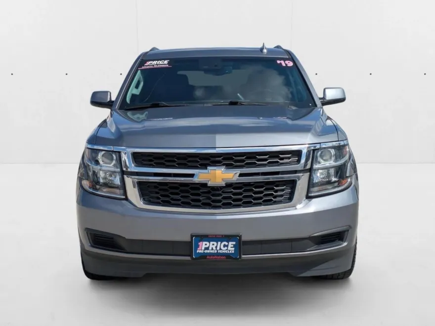 2019 Chevrolet Tahoe LT photo 1