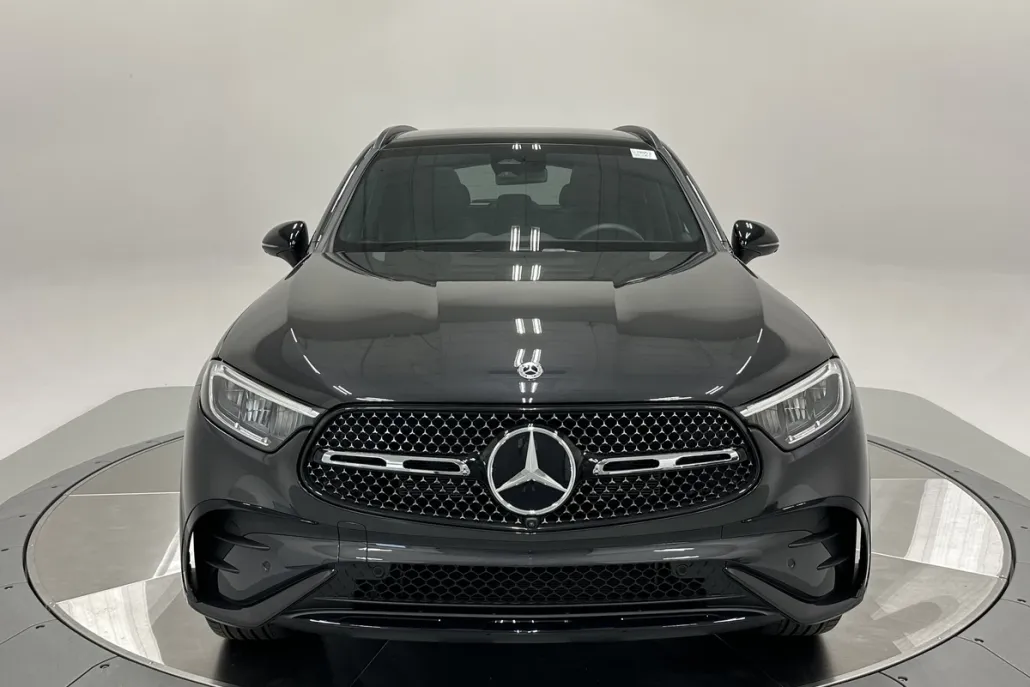 2025 Mercedes Benz GLC 300 photo 1