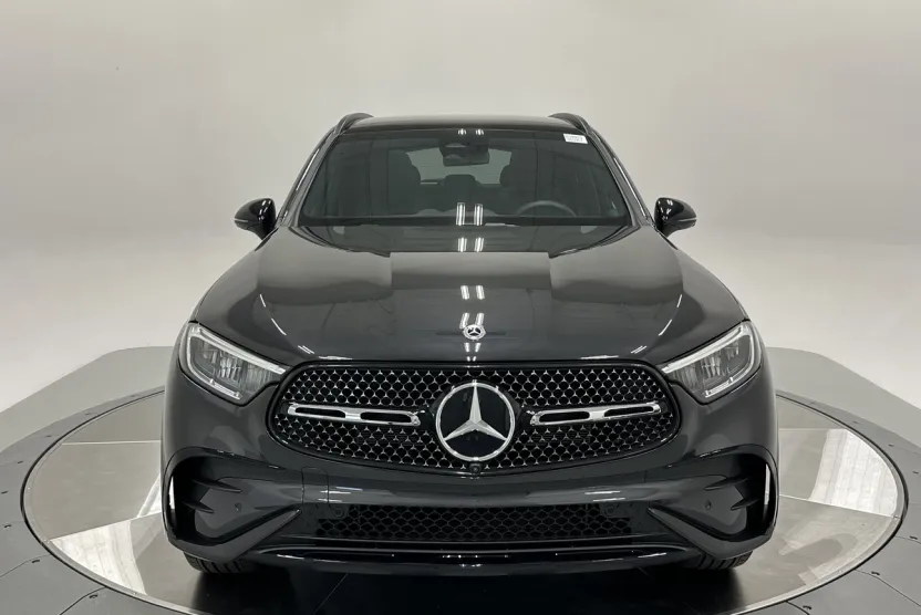 2025 Mercedes Benz GLC 300 photo 1