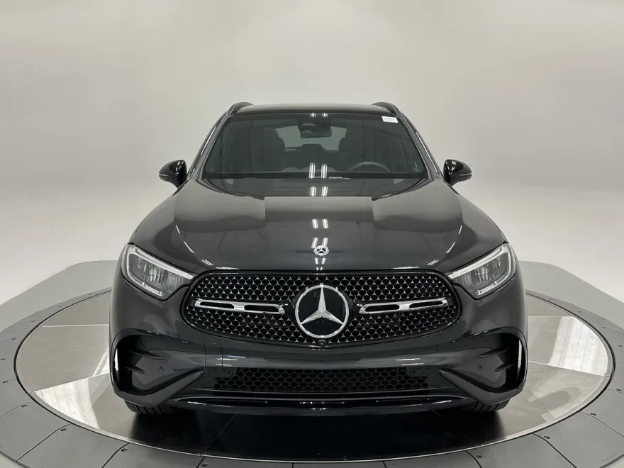 2025 Mercedes Benz GLC 300 photo 1